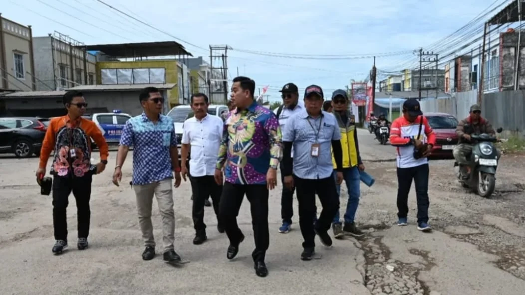 Bupati Banyuasin Tinjau Perbaikan Jalan Tegal Binangun di Rambutan