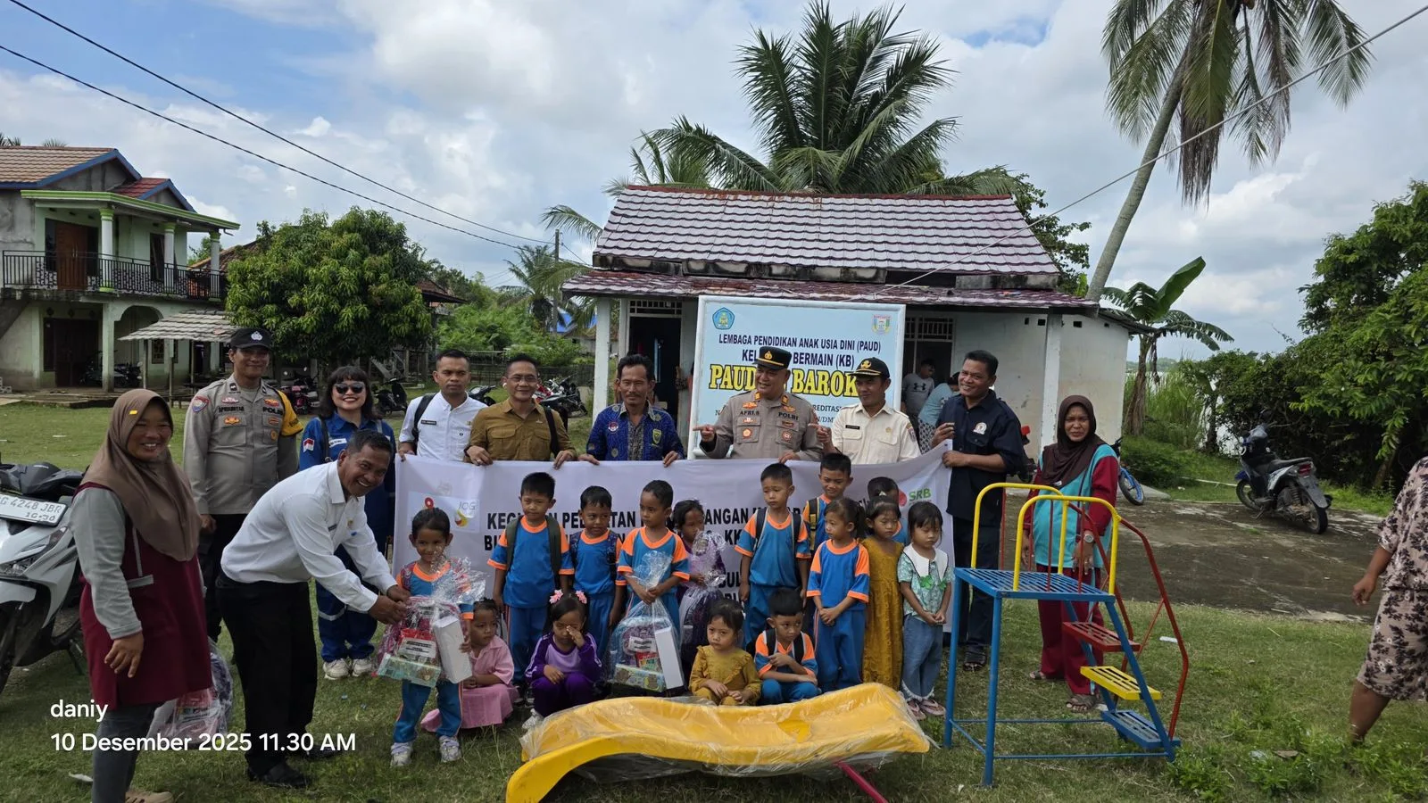 SKK Migas-SRB Salurkan Bantuan Pendidikan dan Kesehatan di Pagar Bulan