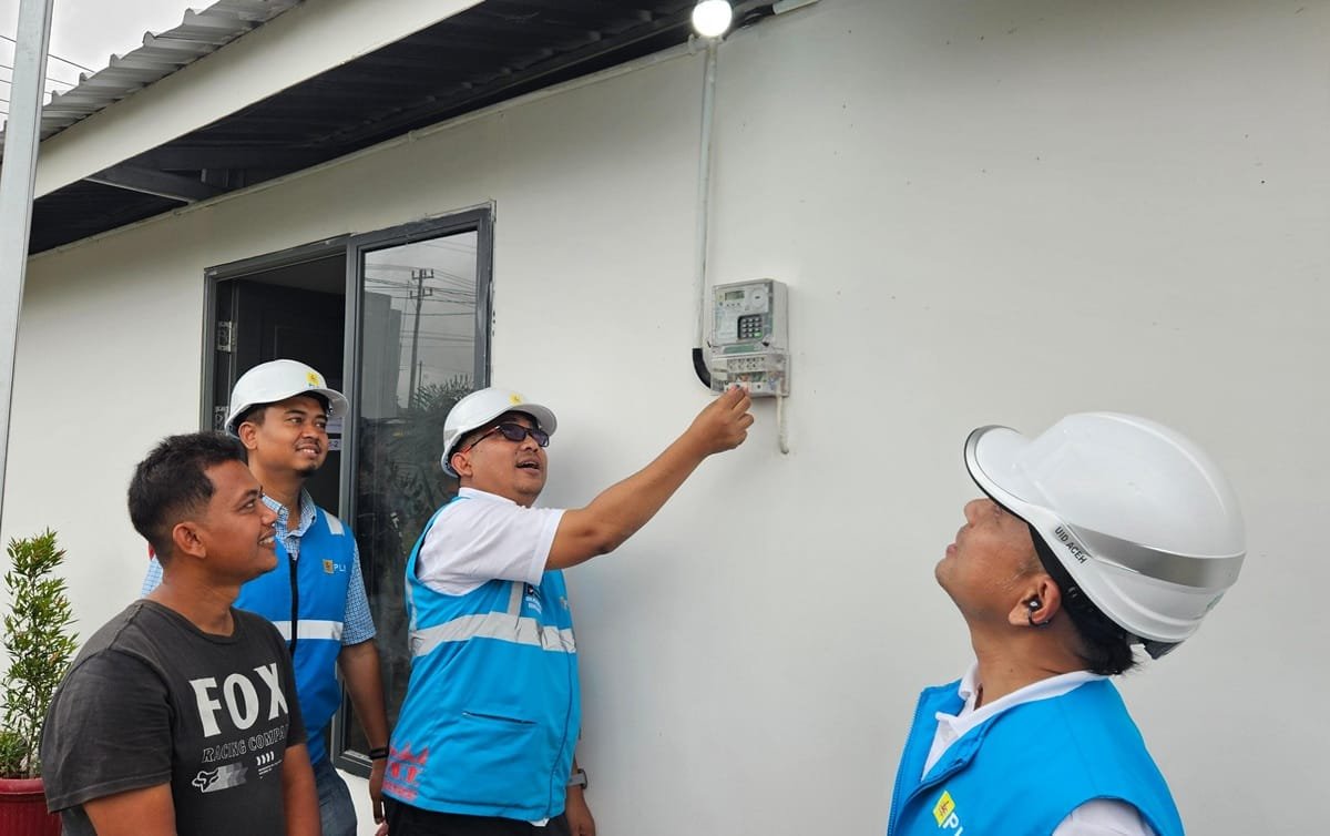 Listrik Menyala di Huntara Danantara Aceh Tamiang, Kinerja Cepat PLN Tuai Apresiasi Wamen