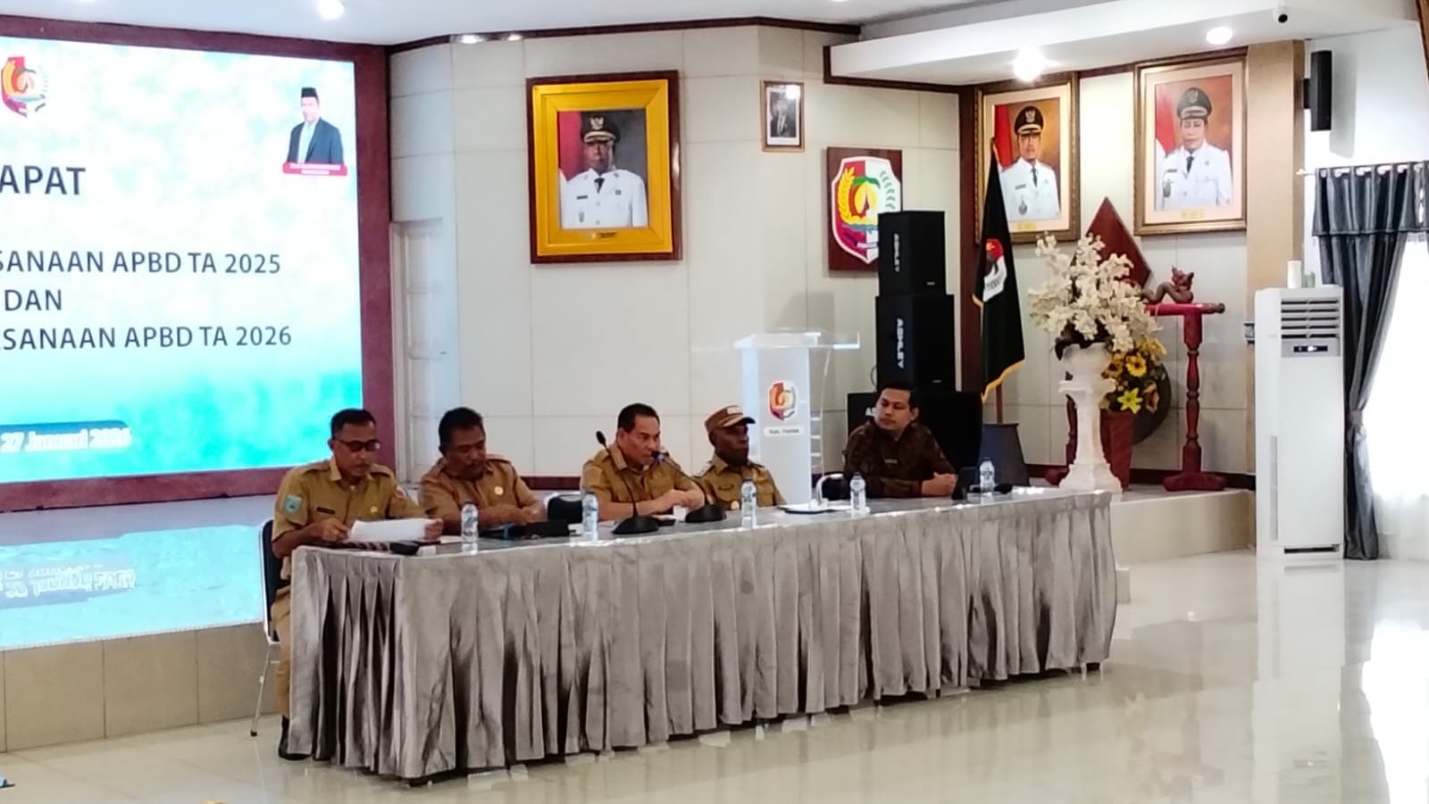 Pimpin Rapat Evaluasi APBD, Bupati Fakfak Beri Apresiasi Khusus untuk Kinerja RSUD
