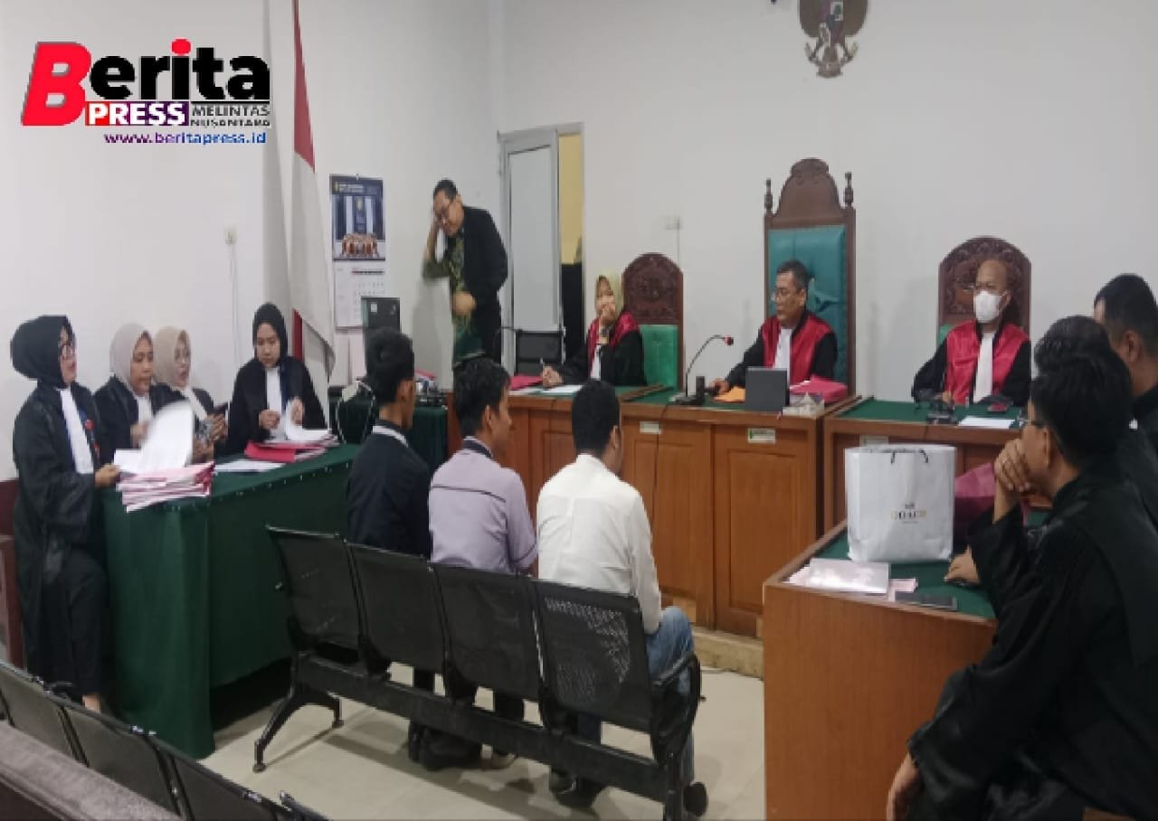 Junaidi Cs Edarkan Rokok Ilegal Dituntut Pidana 3 Tahun Penjara