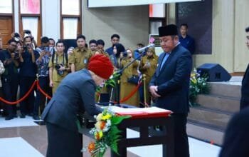 Lantik 154 Pejabat, Gubernur Herman Deru Tekankan Kinerja Nyata dan Inovasi Birokrasi