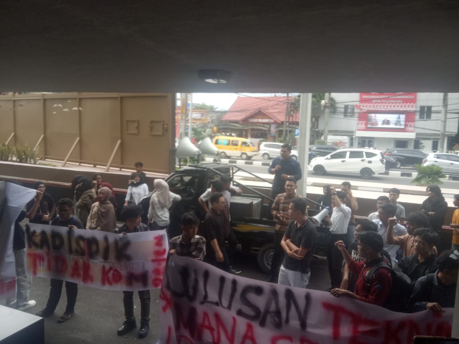 KAMPB-SS Desak Wali Kota Evaluasi Kinerja Kadisdik Palembang