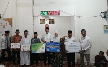 Pererat Ukhuwah, Bupati Asgianto Safari Ramadan dan Santuni Lansia di Mangku Negara Timur