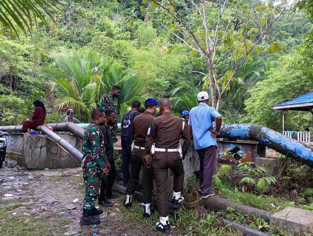 Pastikan Distribusi Air Lancar, Kodim 1803/Fakfak Jaga Ketat Proyek Pipa Kota