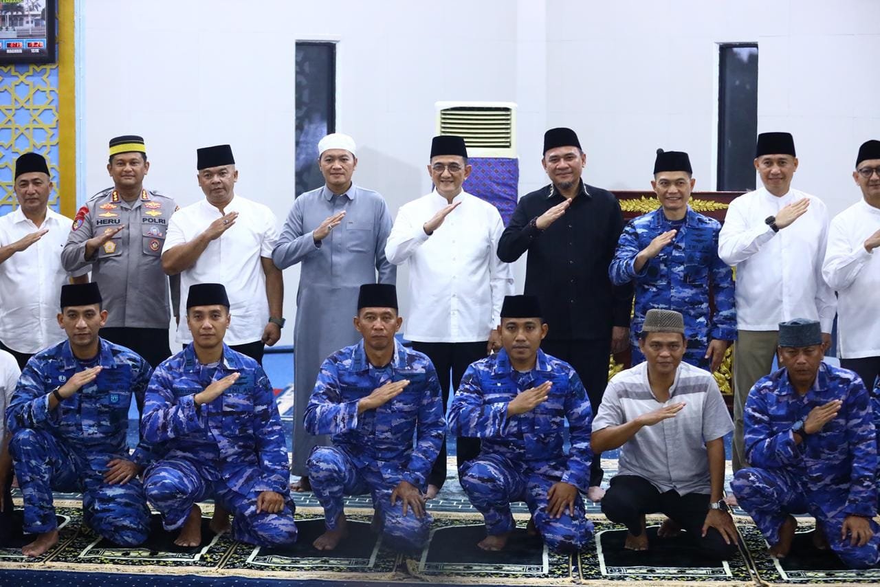Safari Ramadhan di Lanud SMH, Sekda Sumsel Ingatkan Pengawasan Harga Bahan Pokok