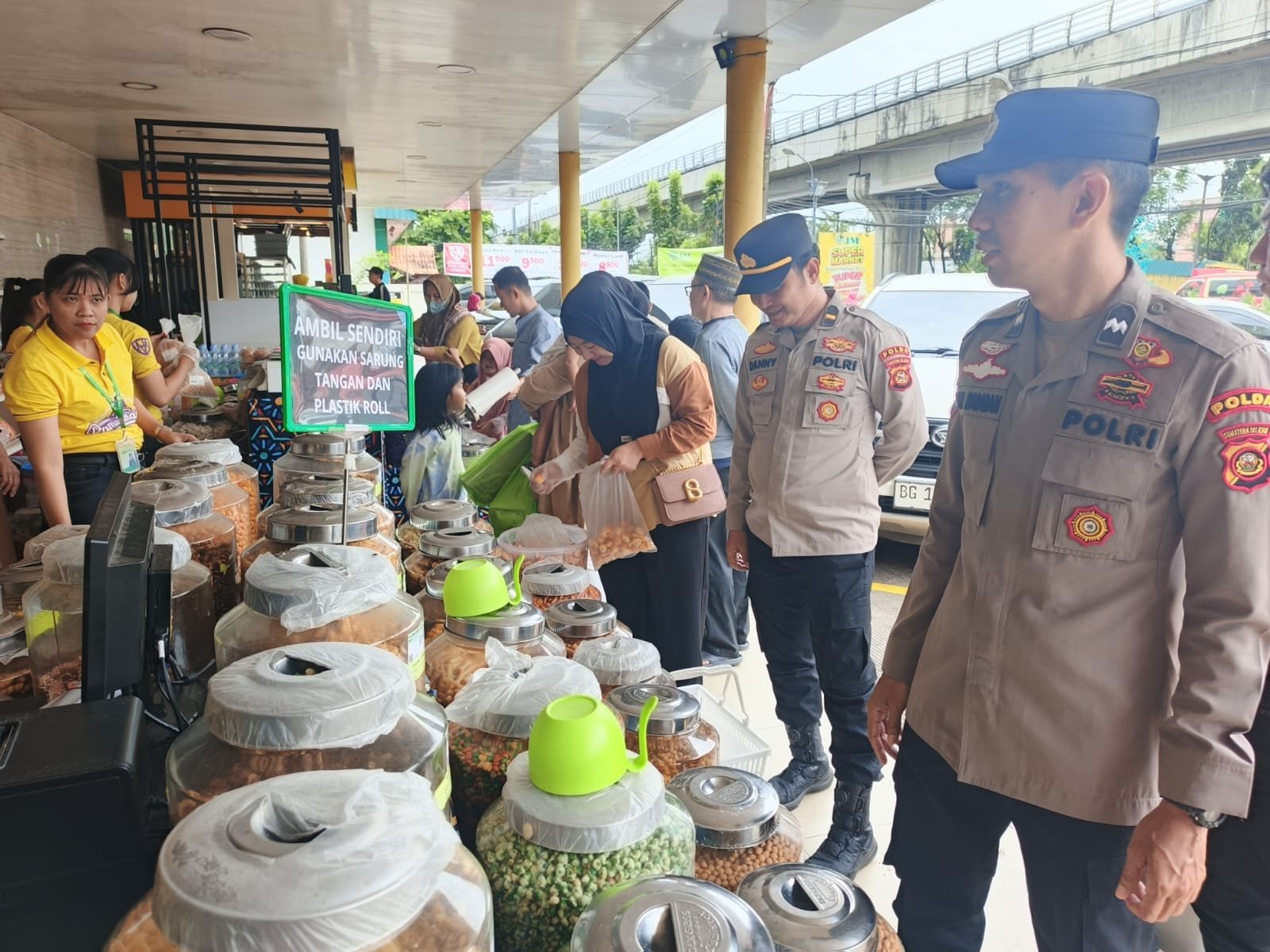 Polisi Turun ke Pasar Tradisional Palembang, Edukasi Keamanan Jelang Lebaran