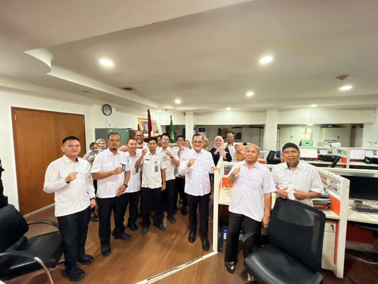 Hari Pertama Kerja, Sekda Sumsel Edward Candra Pastikan Pelayanan Publik Langsung Normal