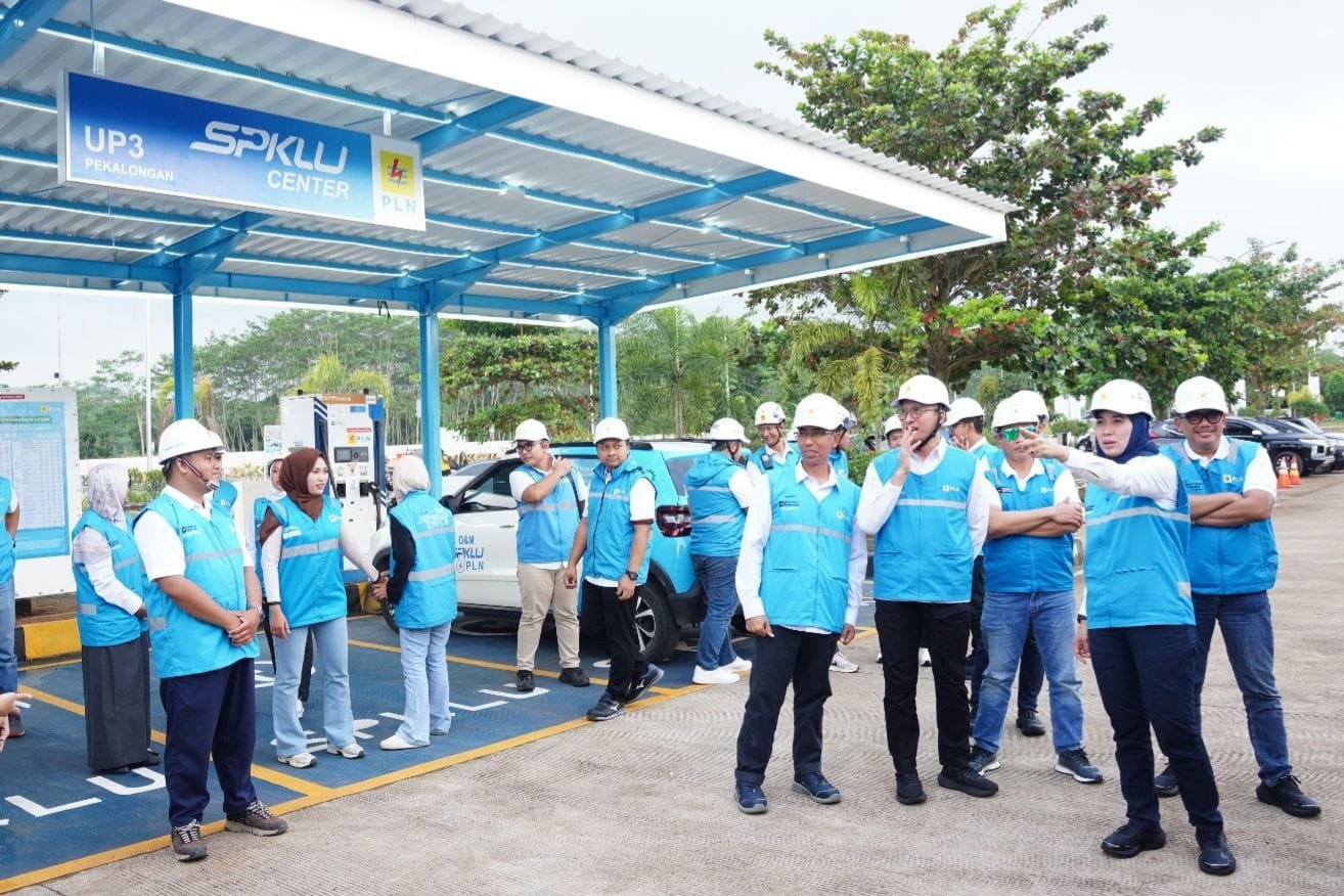 Ngecas Cepat Tanpa Antre! PLN Hadirkan SPKLU Center di Jalur Mudik Trans Jawa