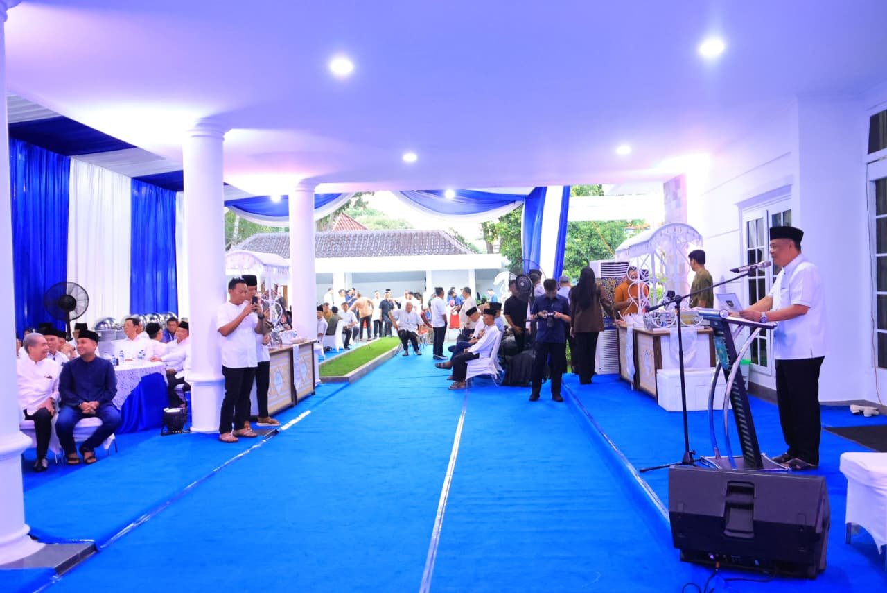 Cik Ujang Gelar Buka Puasa Bersama Keluarga Besar Lekipaliges
