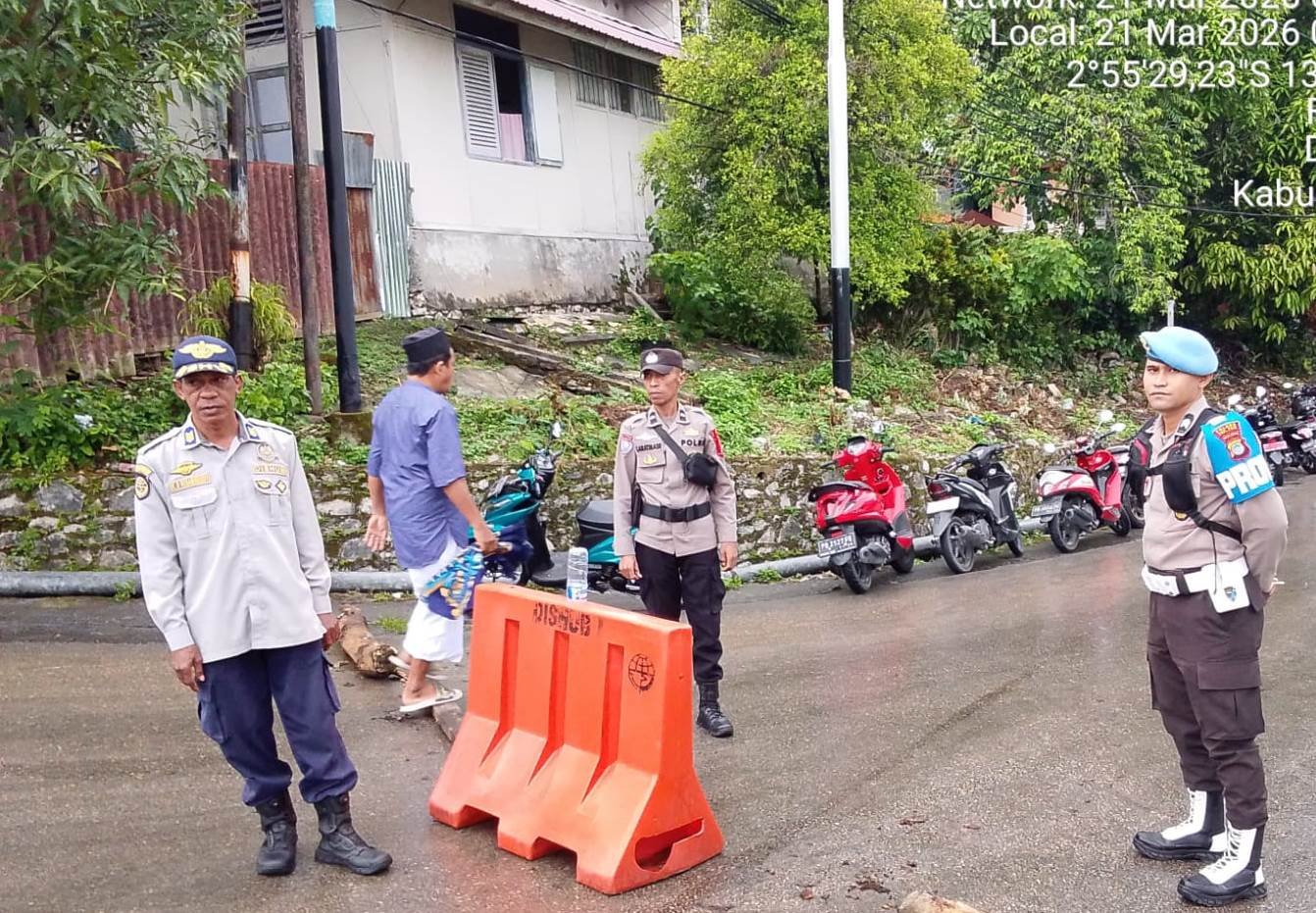 Sinergi TNI Polri dan Masyarakat Pastikan Sholat Idul Fitri 1447 H di Fakfak Berjalan Kondusif