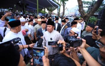 Dari Mimbar Idul Fitri, Herman Deru Ajak Warga Sumsel Perkuat Persatuan dan Kepedulian