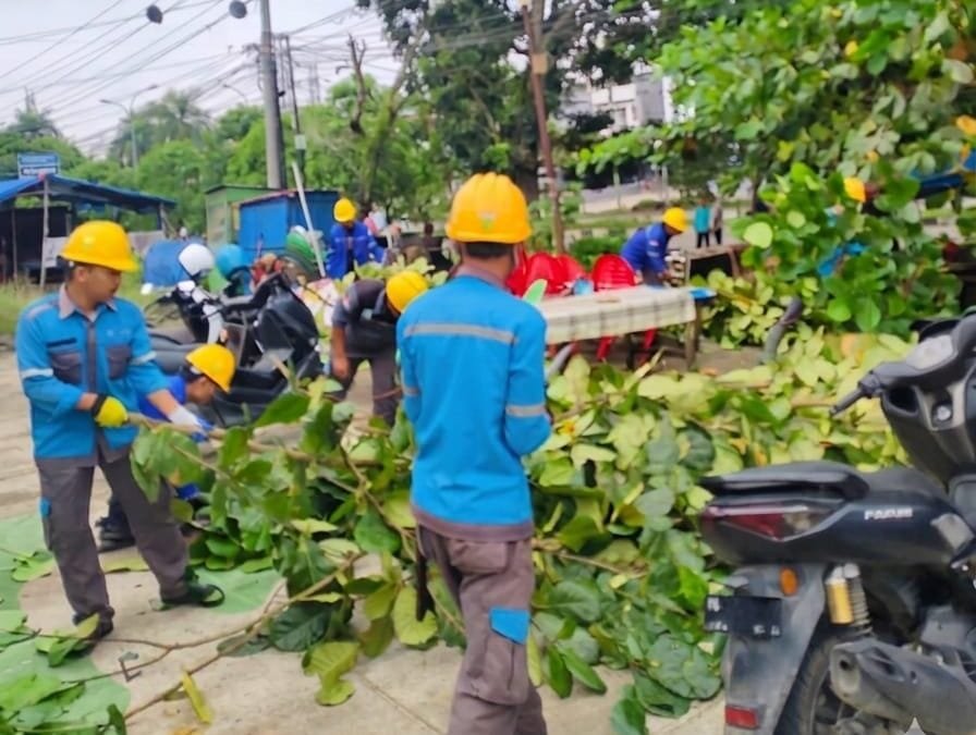 PLN dan Pemda Merangin Kolaborasi Bersihkan Kota, Antisipasi Gangguan Listrik