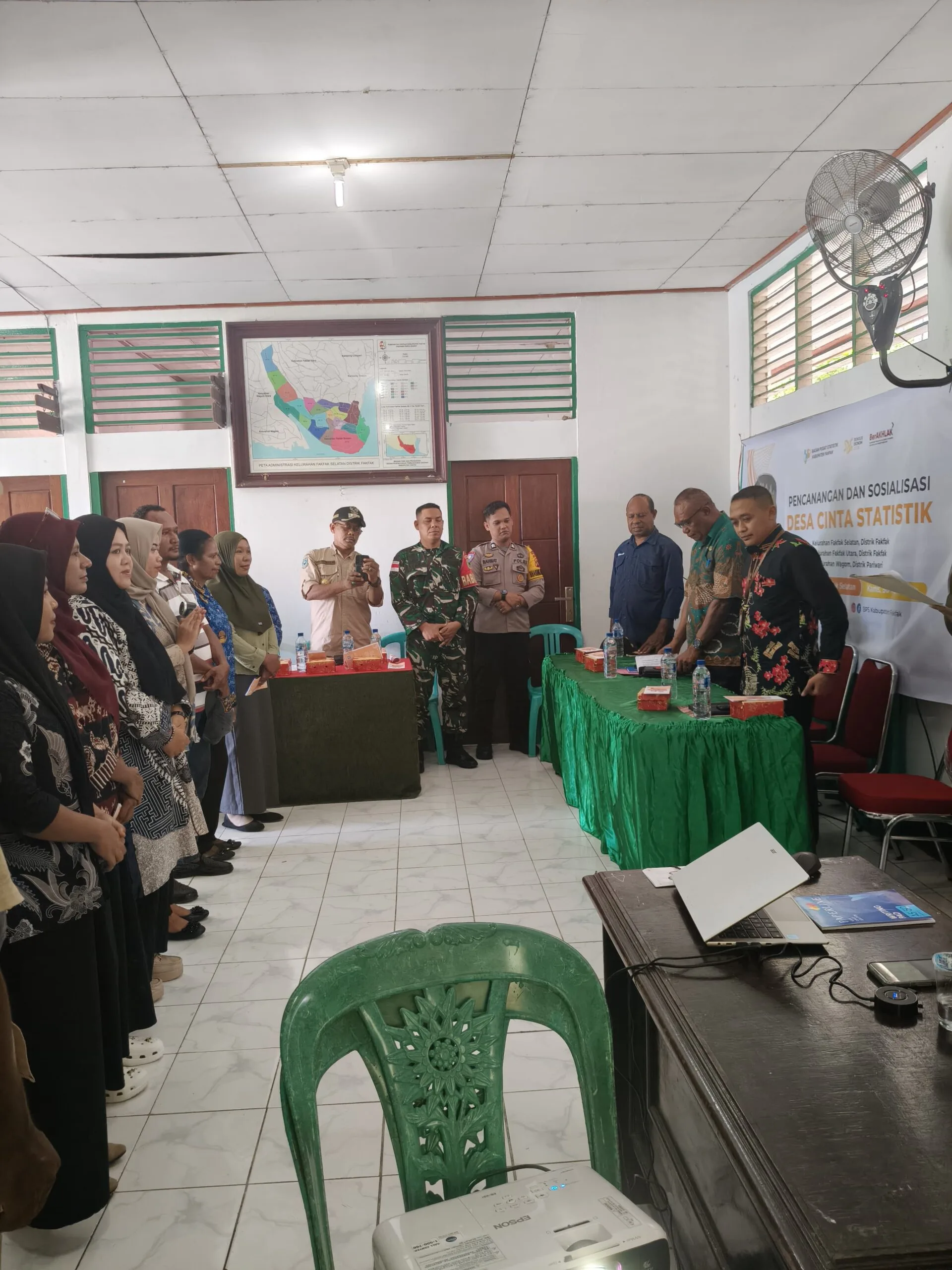 Sinergi TNI dan Pemerintah Kawal Pencanangan Desa Cinta Statistik di Fakfak Selatan
