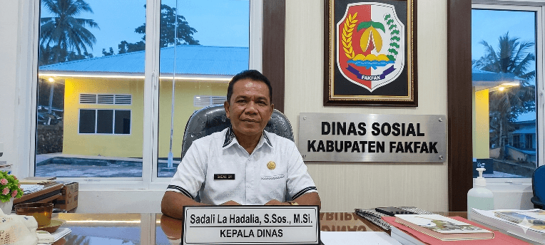 Sadali La Hadalia Perketat Ground Check Pastikan Bansos Fakfak Hanya Untuk Warga Layak