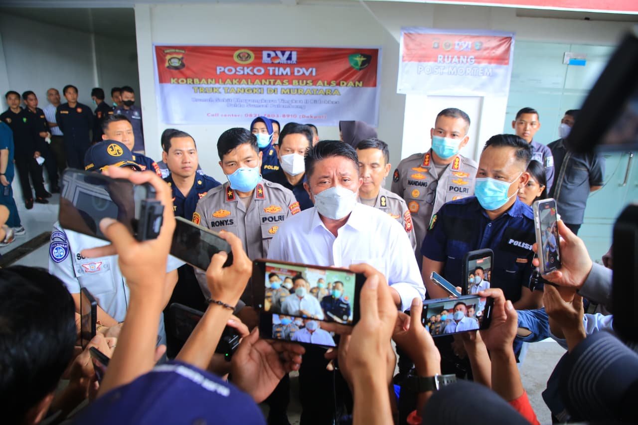 Herman Deru Pastikan Kebutuhan Keluarga Korban Bus ALS Difasilitasi Pemprov Sumsel