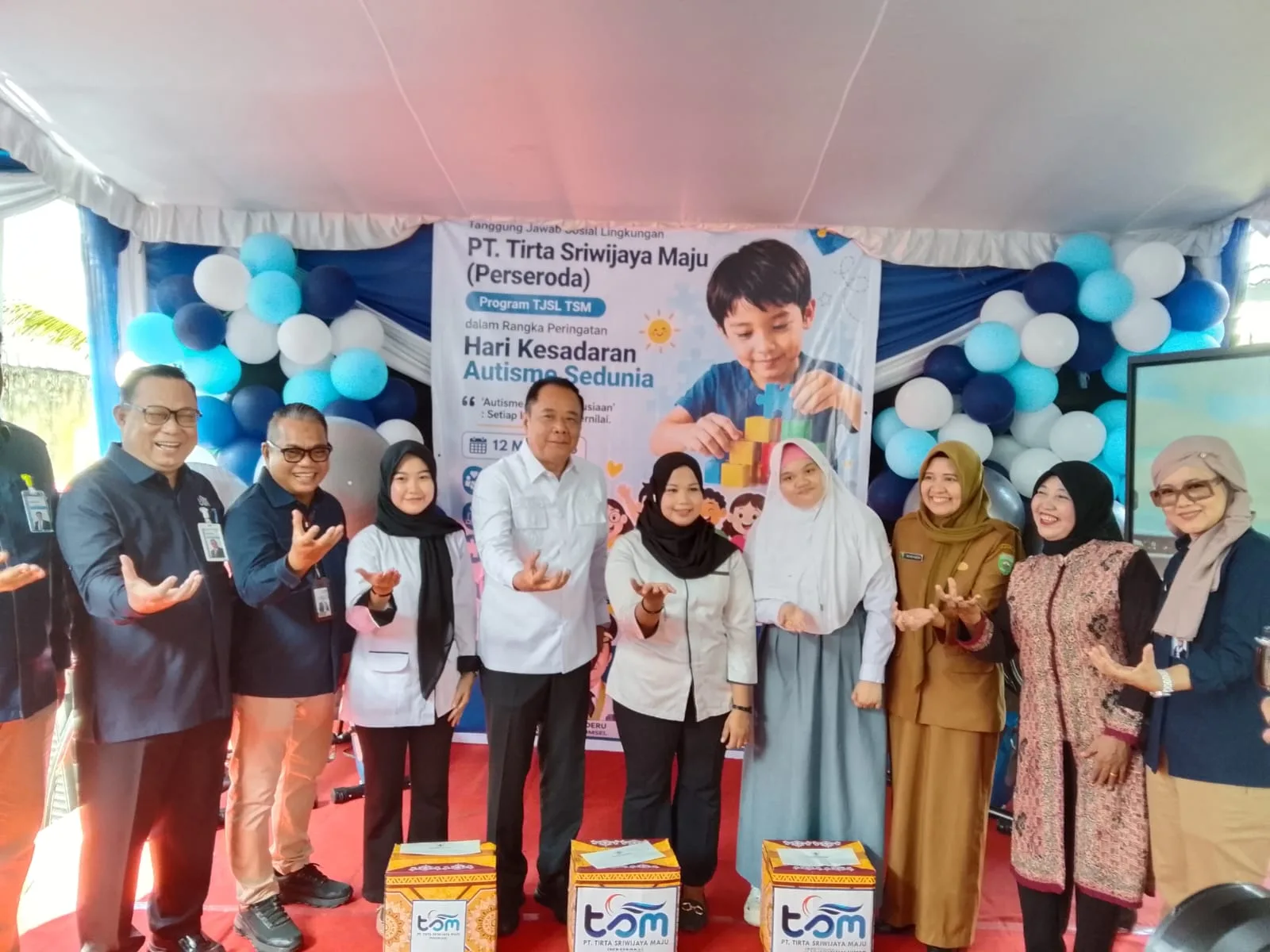 PT TSM Berbagi di SLB Autis Talang Kelapa Peringati Hari Kesadaran Autisme Sedunia