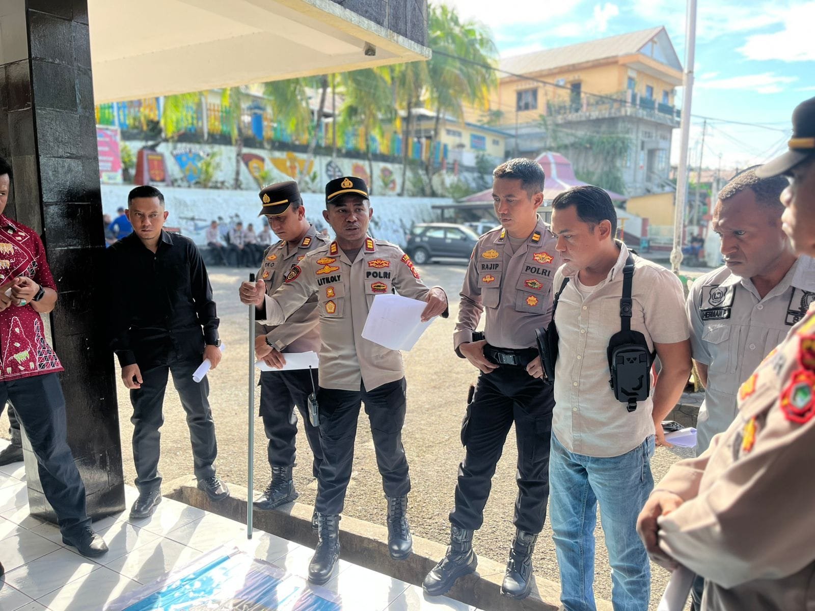 Pastikan Situasi Kondusif, Polres Fakfak Kedepankan Pendekatan Persuasif Amankan Demo Tolak PT Pabar Wana Perkasa