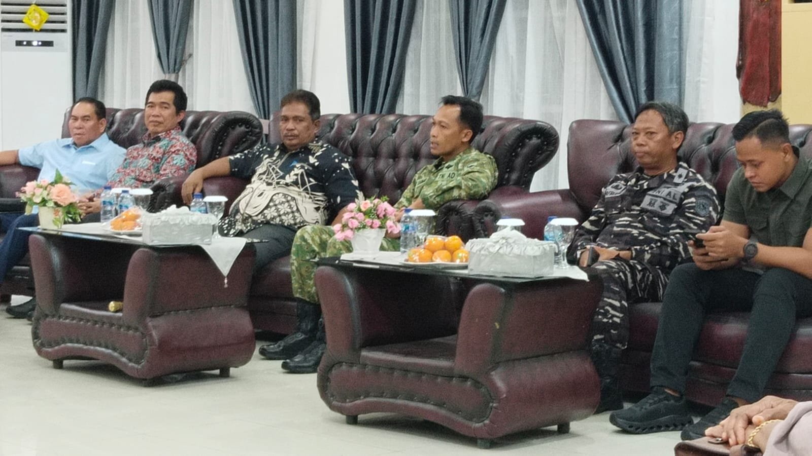 Hadiri Penyerahan LHP Parpol, Dandim 1803/Fakfak Komit Jaga Stabilitas dan Transparansi Daerah