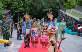 Kunker ke Korem 182/JO Pangdam XVIII/Kasuari Tekankan Profesionalisme Prajurit dan Berbagi Kasih dengan Anak Panti Asuhan
