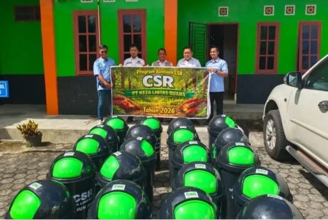 PT Keza Lintas Buana Salurkan CSR, Dukung Kebersihan Lingkungan di OKU Selatan