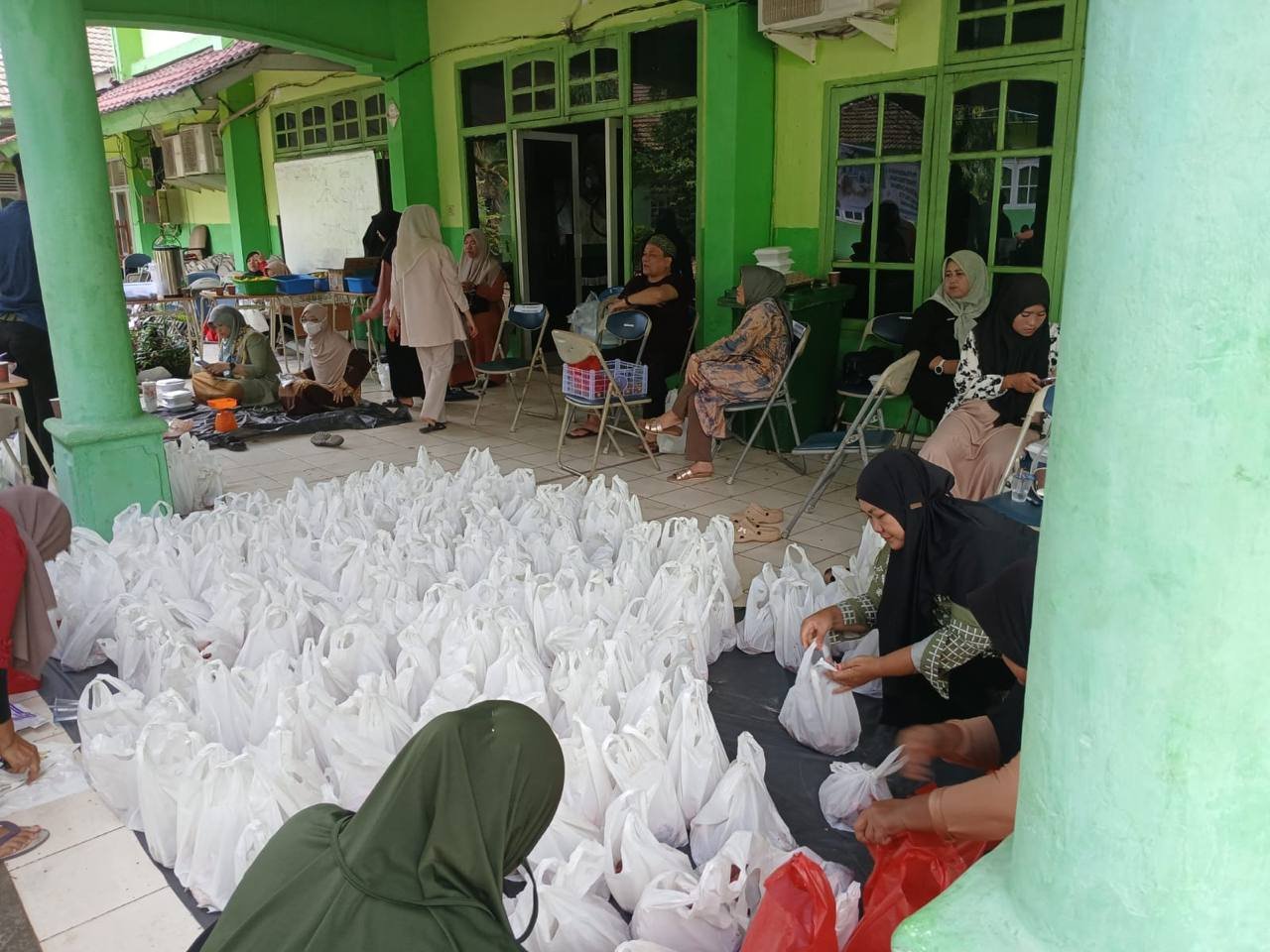 MAN 3 Palembang Sembelih dan Distribusikan 3 Ekor Sapi Kurban pada Iduladha 1447 H