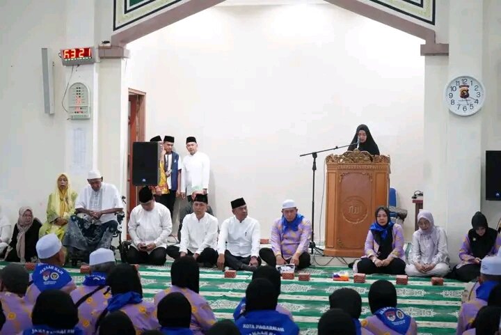 Wali Kota Ludi Oliansyah dan Istri Ikut Berangkat Haji, 208 Jamaah Pagar Alam Dilepas Resmi