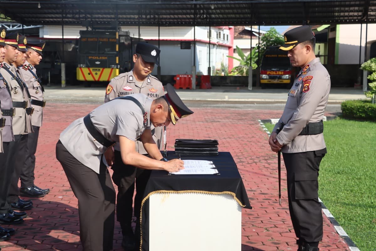 Kapolres Muba Pimpin Sertijab Sejumlah Pejabat Utama dan Kapolsek
