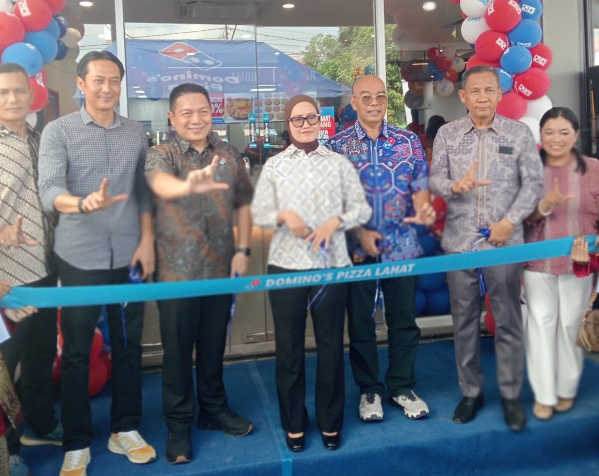 Grand Opening Domino’s Pizza di Lahat, Wabup Widia Ningsih Sambut Investasi Baru
