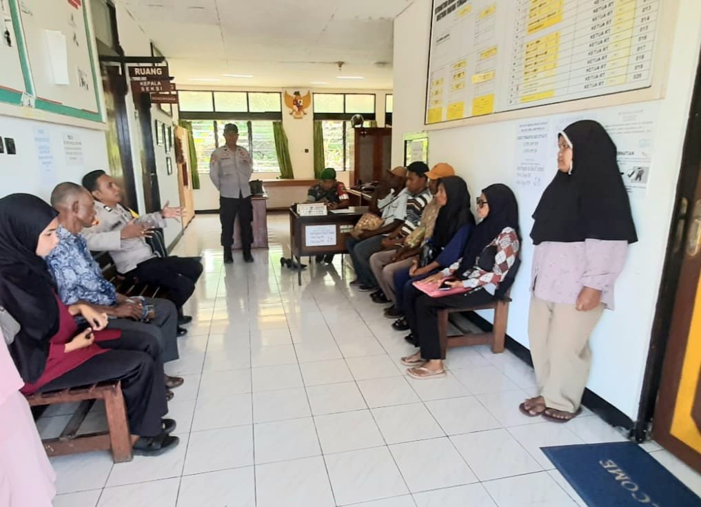 Sinergi TNI-Polri di Fakfak: Babinsa dan Bhabinkamtibmas Sukses Damaikan Warga Danaweria