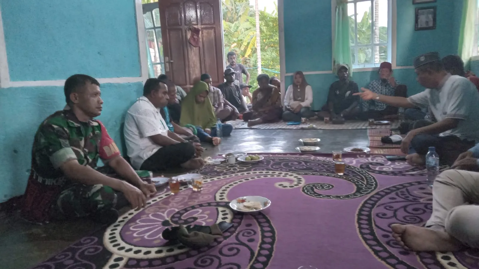 Sinergi TNI dan Elemen Masyarakat Kunci Sukses Pembangunan di Distrik Fakfak Tengah