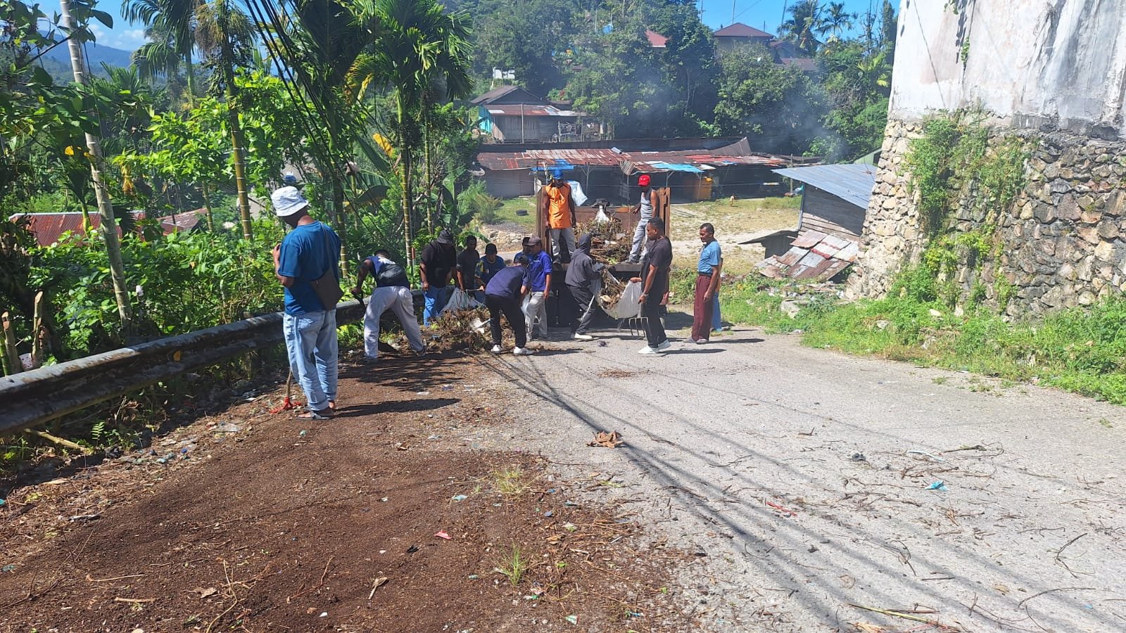Semangat Gotong Royong Kelurahan Fakfak Utara Hidupkan Kembali Kenyamanan Lingkungan Publik
