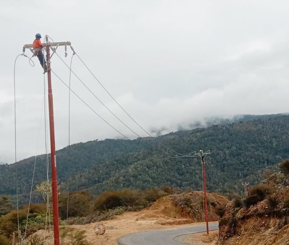 PLN Wujudkan Keadilan Energi, 1.396 Rumah Tangga Pegunungan Arfak Kini Berlistrik 24 Jam