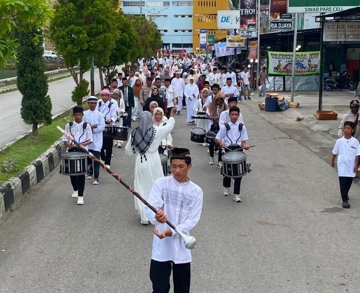 Sambut 1 Muharram 1448 H, Ribuan Umat Muslim di Fakfak Gelar Pawai Taaruf Penuh Khidmat