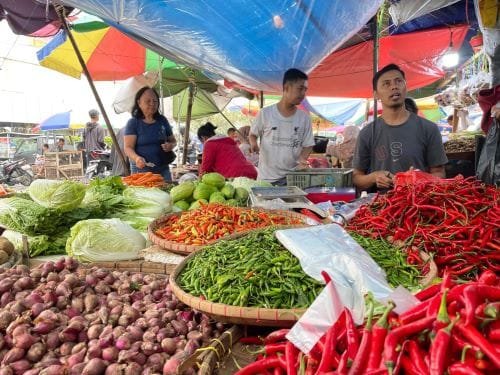 Inflasi Pangan: Cabai Naik, Telur Turun, Pasar Tarik Tambang