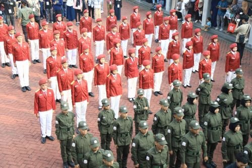 Taruna Akmil Latih Siswa SR Rapi dan Mandiri di Asrama