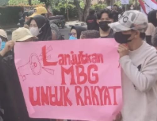 MBG Sumsel: Emak-Emak Demo Dukung Program di DPRD