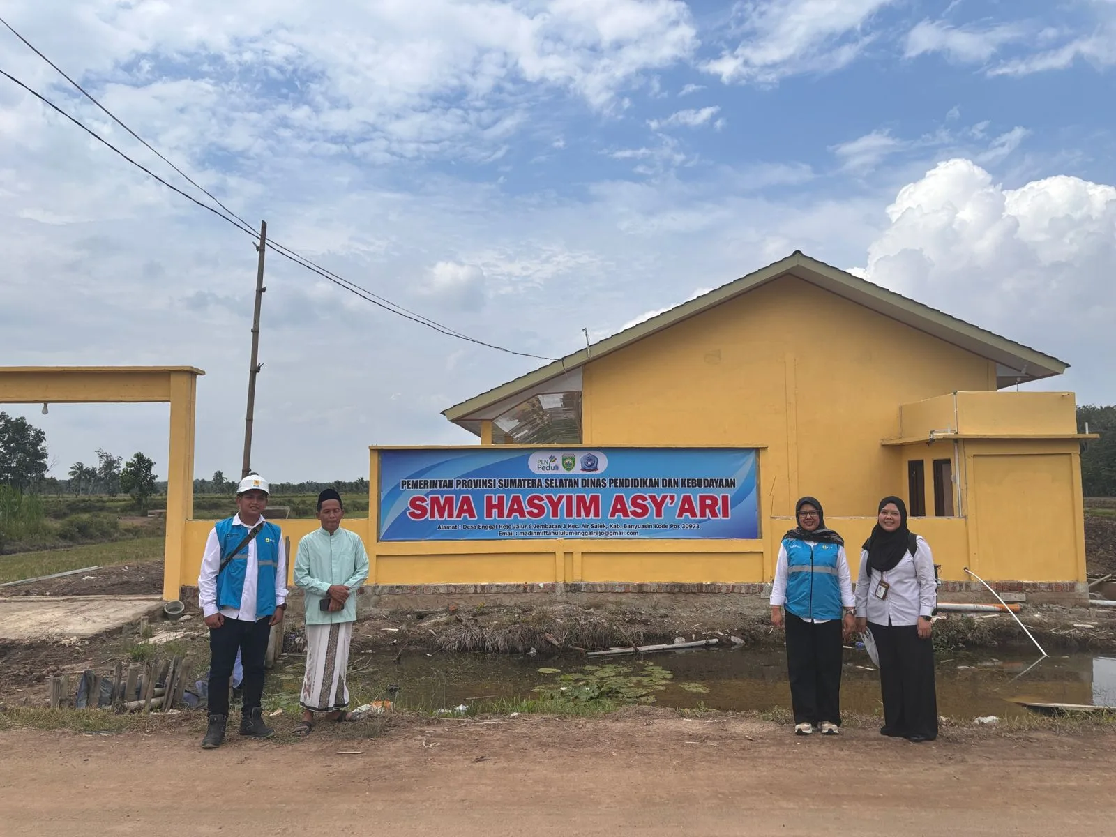 PLN Peduli Bangun Gedung SMA Hasyim Asy’ari di Air Saleh