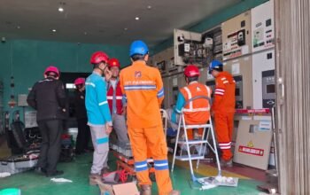 PLN UPT Palembang Pastikan Pemeliharaan Penyulang Berjalan Tanpa Gangguan Listrik