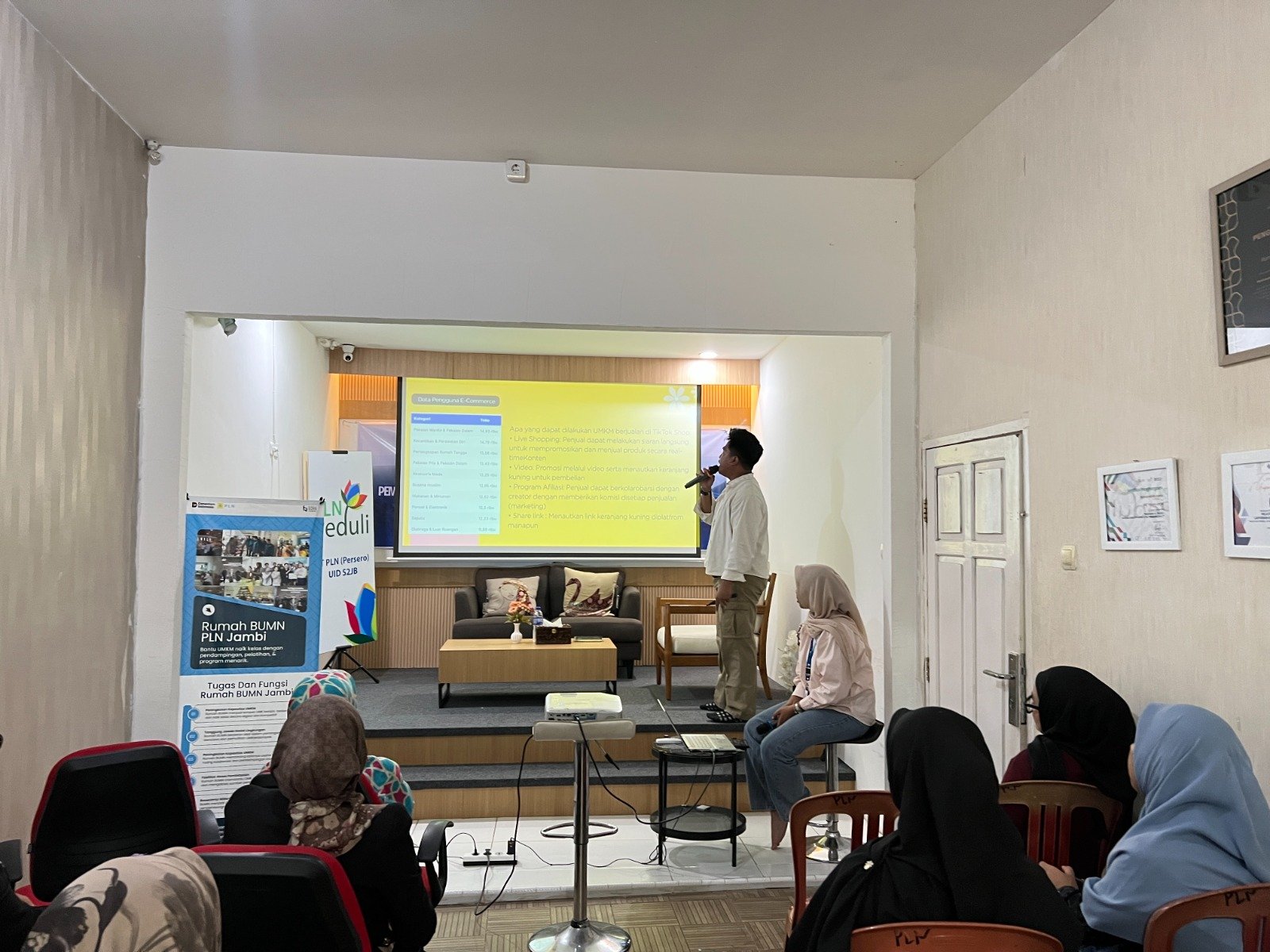 PLN Dorong UMKM Jambi Kuasai TikTok Shop dan Content Marketing