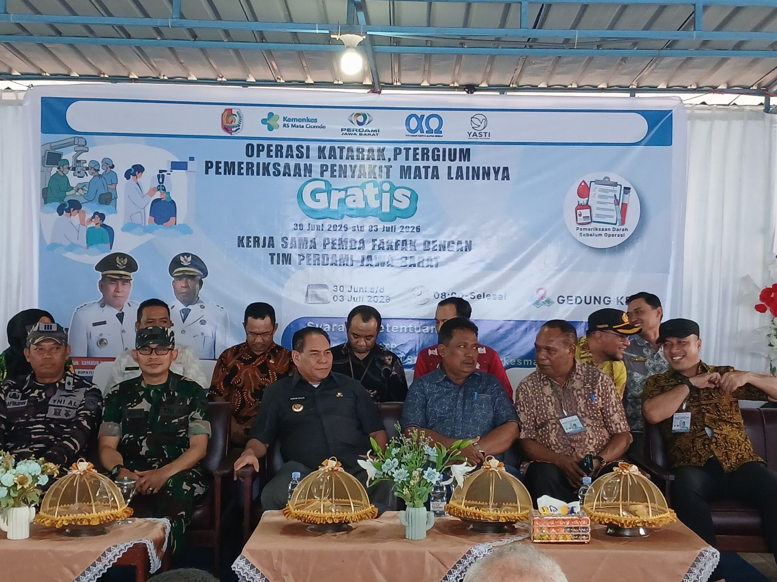 Fakfak Hebat! Bupati Samaun Dahlan Tegaskan Pelayanan Kesehatan Mata dan Operasi Gratis untuk Seluruh Warga
