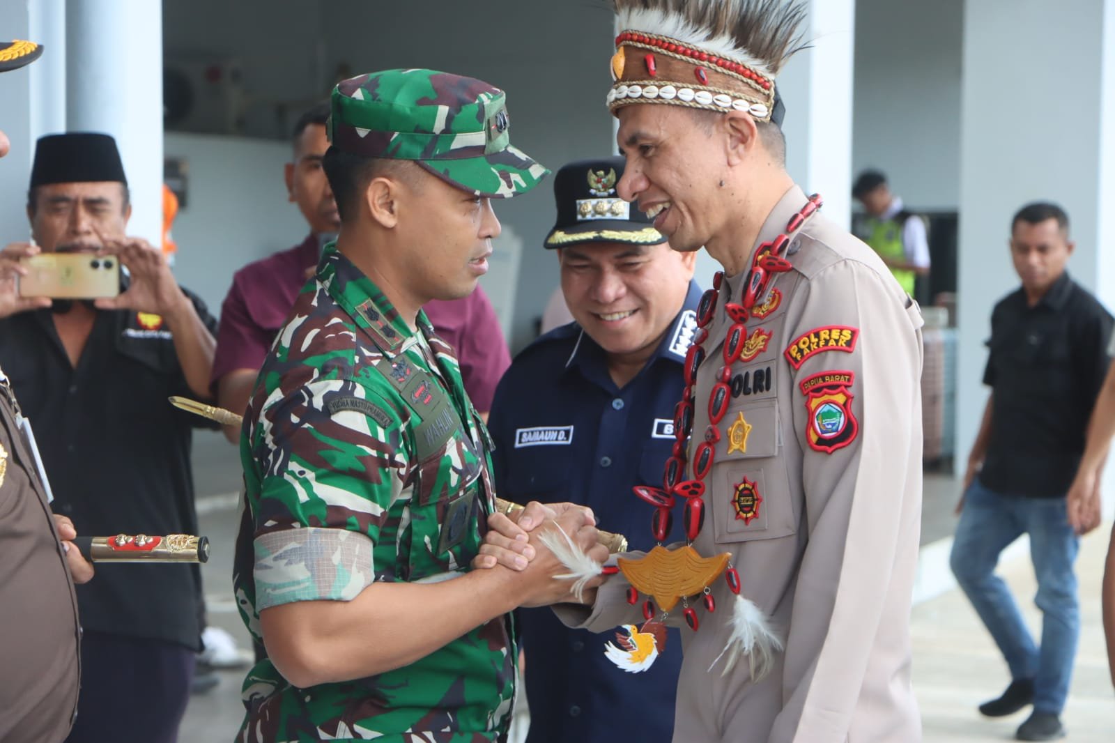Resmi Tiba di Fakfak, Kapolres Baru AKBP Naim Ishak Disambut Hangat Bupati dan Forkopimda