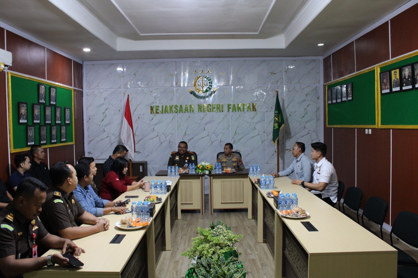 Perkuat Sinergitas Penegakan Hukum, Kapolres Fakfak AKBP Naim Ishak Jalin Silaturahmi dengan Kajari