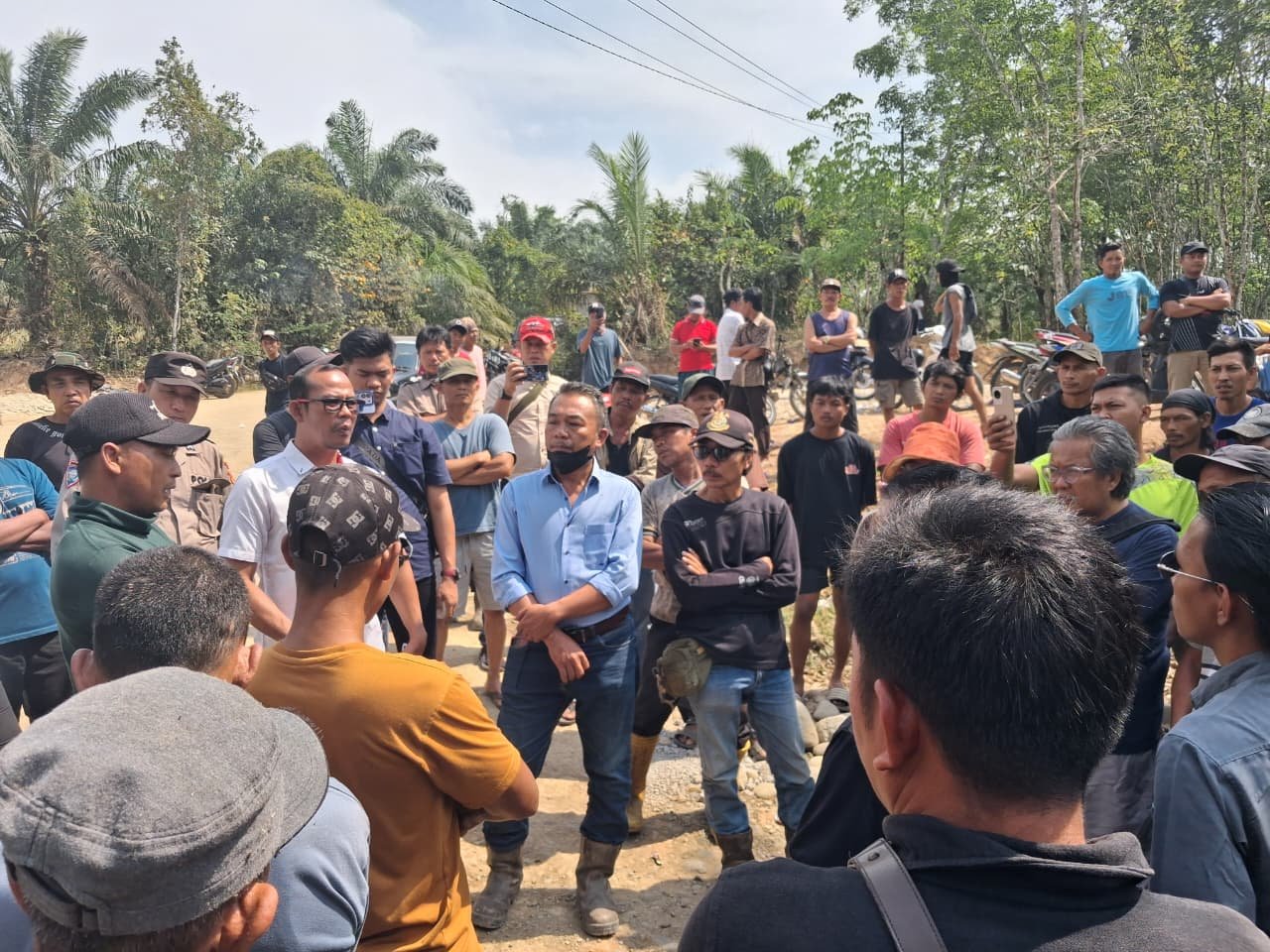 Warga Enam Desa di Merapi Timur Minta Kejelasan Terkait Pembangunan Jalan Hauling PT ALR