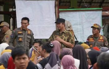 Wali Kota Ludi Undi Lapak Pedagang Pasar Nendagung, Penataan Pasar Mulai Dilakukan
