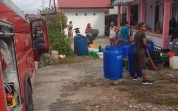 Krisis Air di Fakfak, TNI Bersama Pemkab Pastikan Warga Mendapat Pasokan Air Bersih