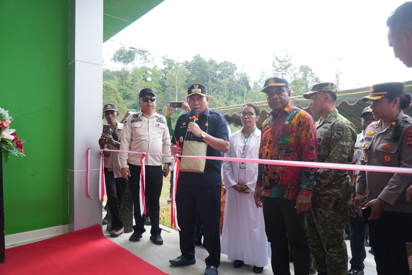 Resmikan Enam Puskesmas, Bupati Fakfak Tekankan Pelayanan Kesehatan Segera Beroperasi