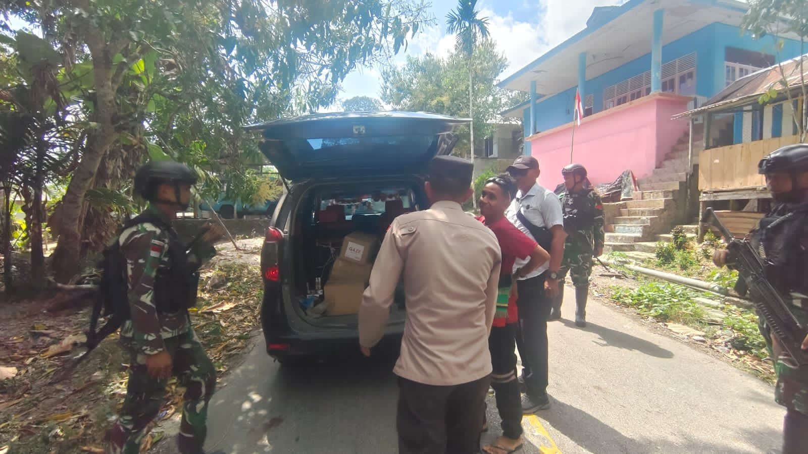 Sinergi TNI-Polri Hadir Jaga Kamtibmas di Kramamongga, Jelang HUT Ke-81 RI