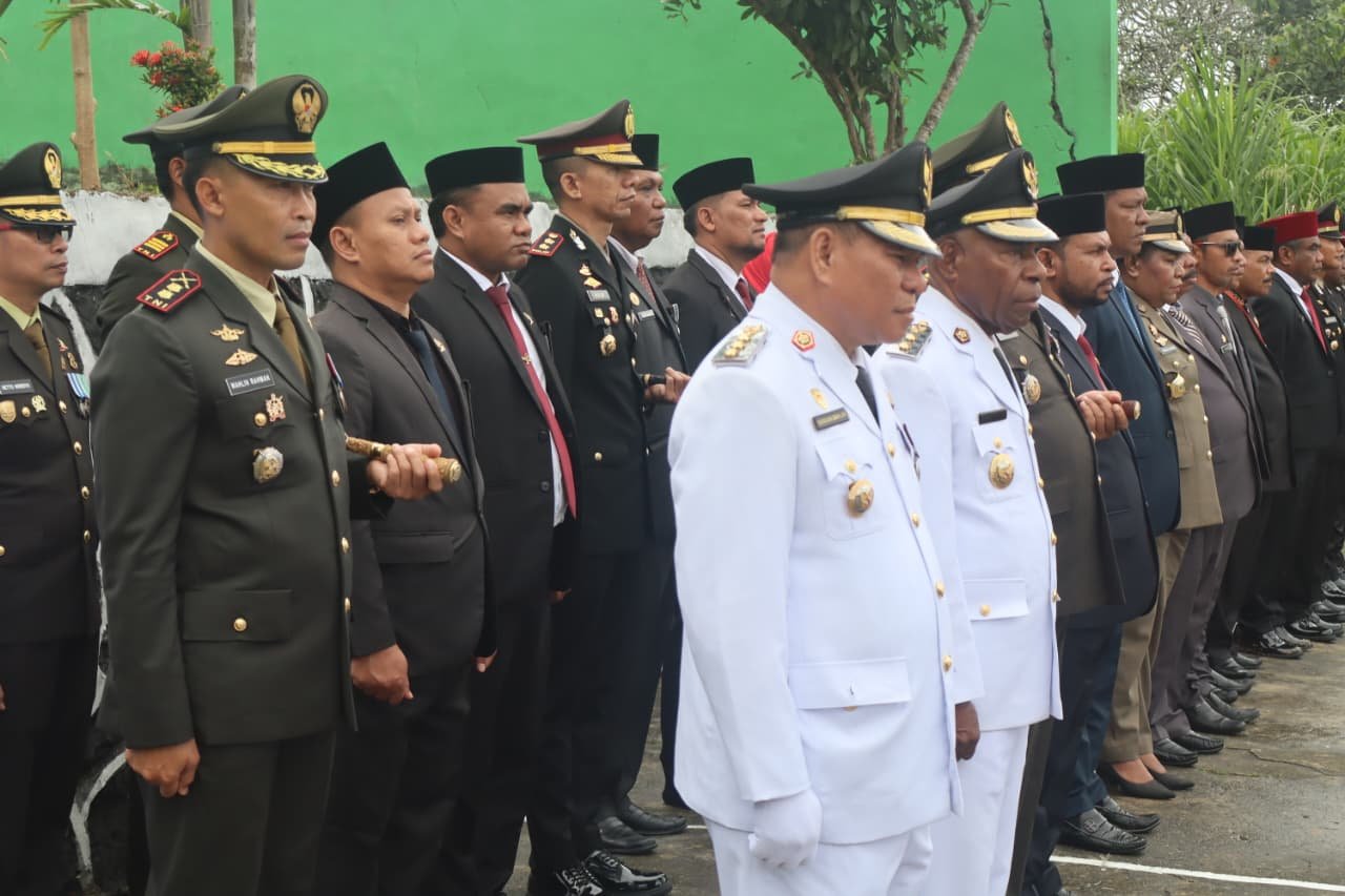 Kenang Jasa Para Pahlawan, Dandim 1803/Fakfak Ikuti Ziarah di TMP Lembah Onim