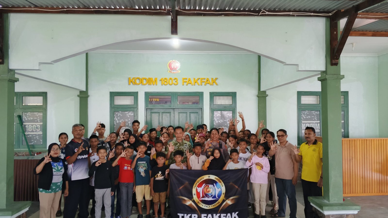 Dandim dan Wakapolres Lepas Kontingen Taekwondo Fakfak, Siap Berlaga di Kejuaraan Tingkat Provinsi